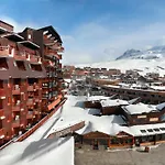 Pierre & L'ours Blanc Aparthotel 3*